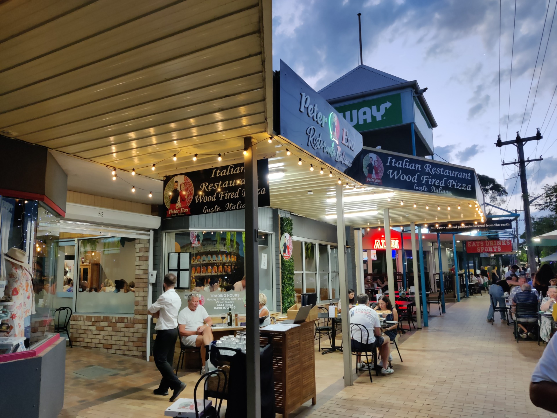 Peter Eva Pizza: Huskisson, AUSTRALIA.jpg