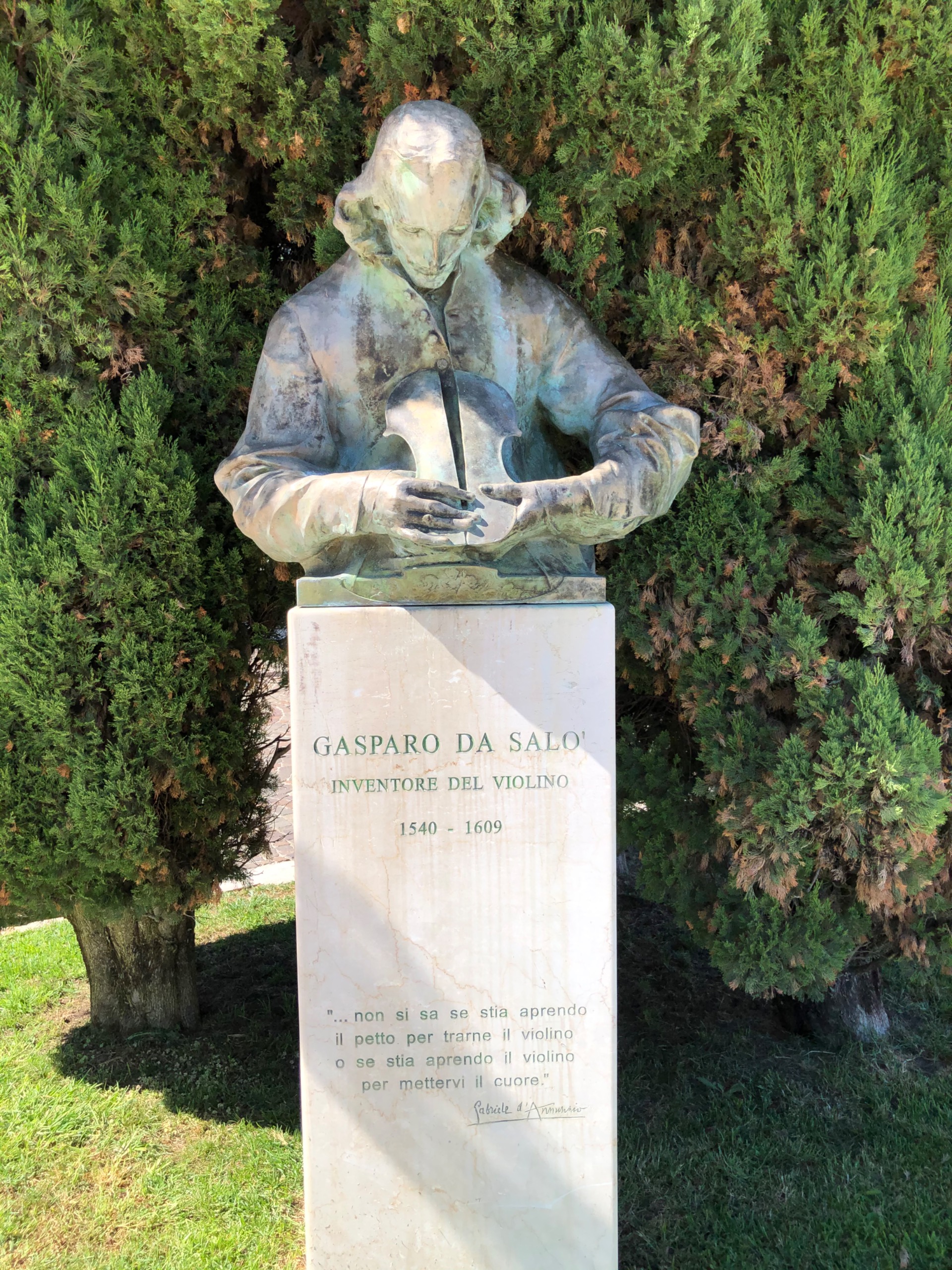 This is the statue in his honour along the boulevard