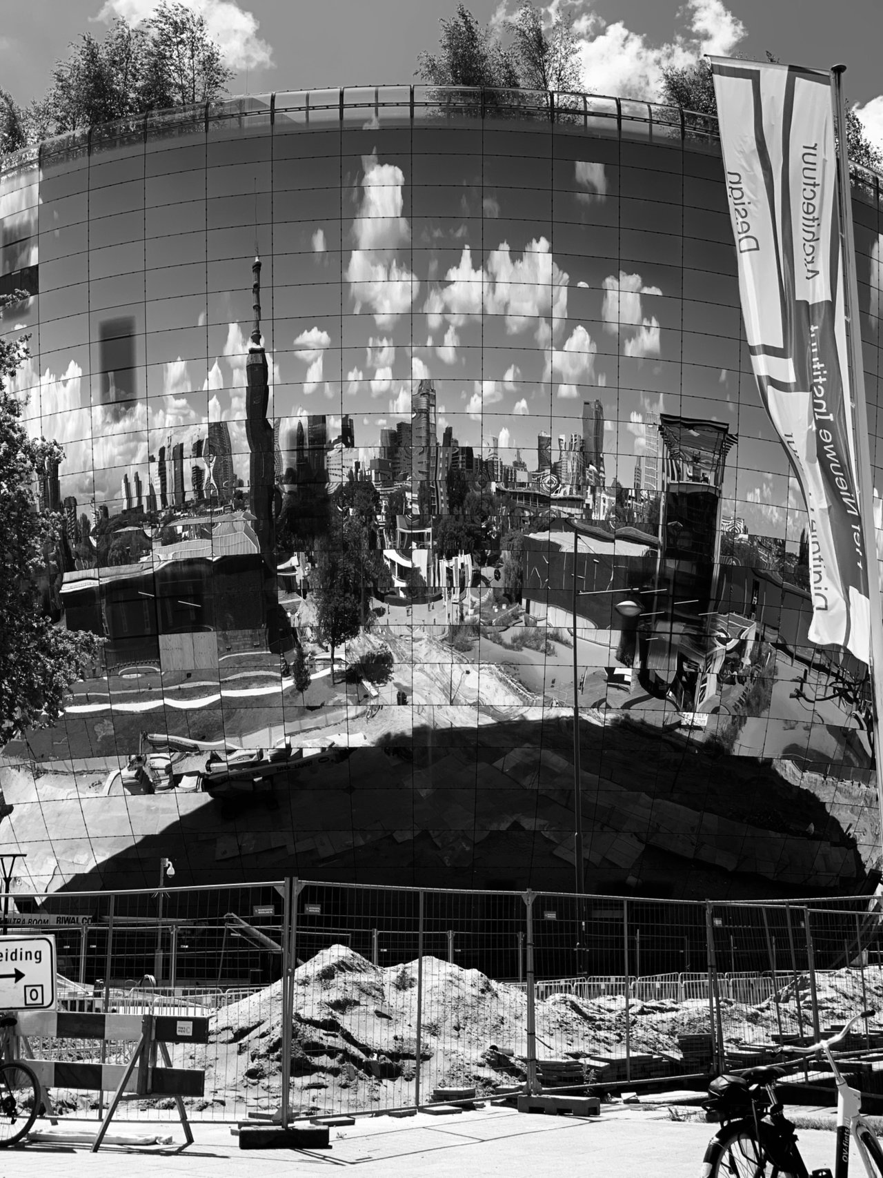 I did a black and white series aswell even before the blog i made when the roads there weren’t finished yet. They are now !