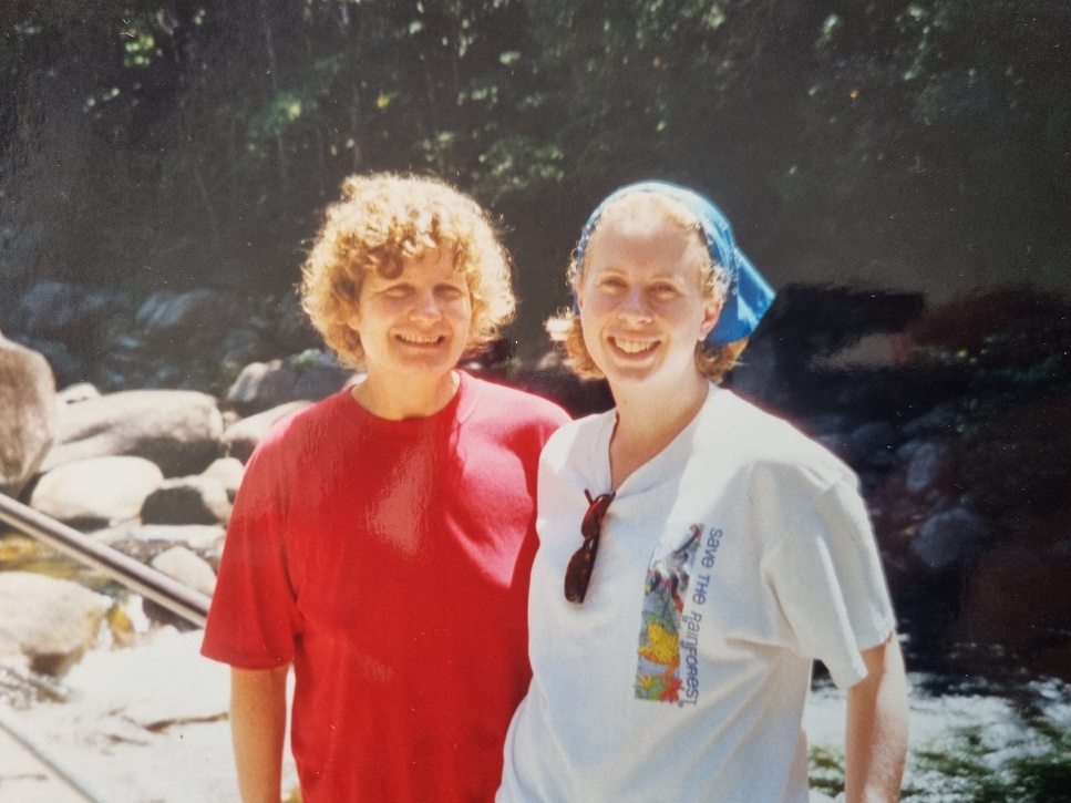 Brad (@new.things) had the excellent idea of pulling out all my physical photos of trips I did before I met him, and sharing them with you all. It has been a trip down memory lane, I can tell you!Now in my mid-forties, to look back at this photo is wild. I was 22. Mum was only a few years older than I am now. Crazy how time flies. I can barely remember the person I was back then; I have grown and changed so much.
