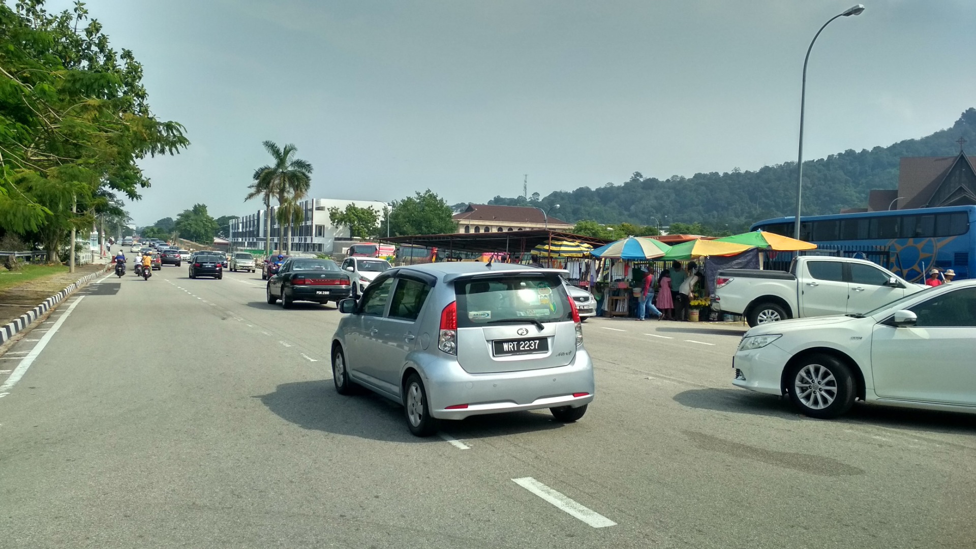 This road will be filled with hawkers the following week.
