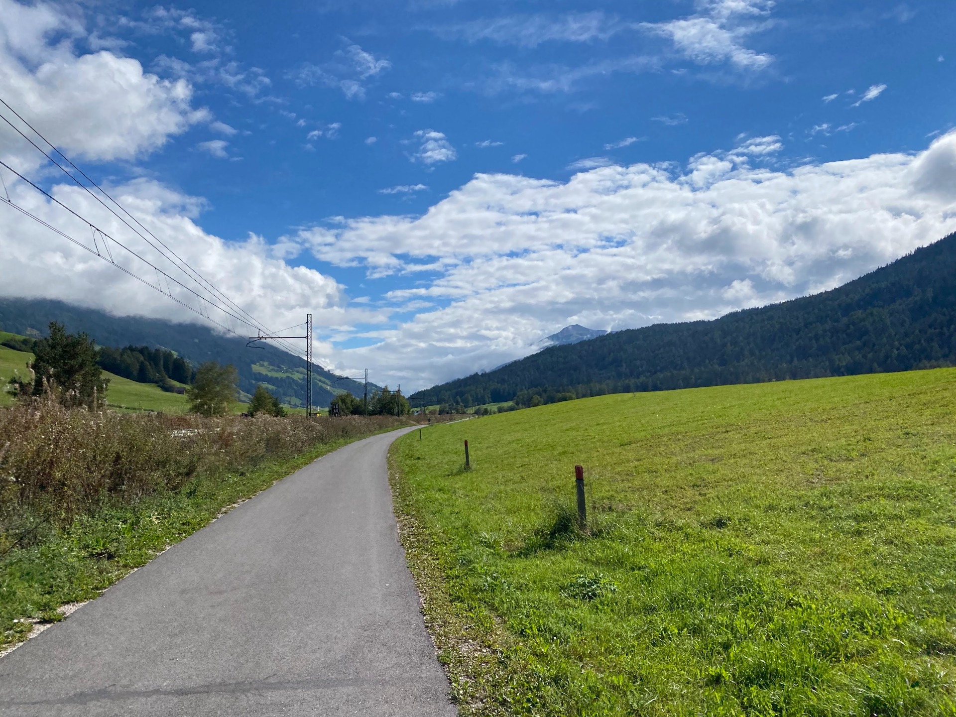 What a pleasure to ride on such nice weather and scenery