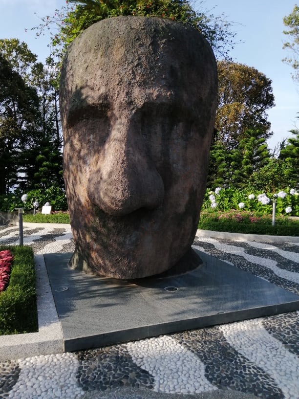 These Easter Island looking busts are pretty massive, and are meant to be stone but it turns out they are made of wire and fiberglass. It doesn’t matter, they are lovely