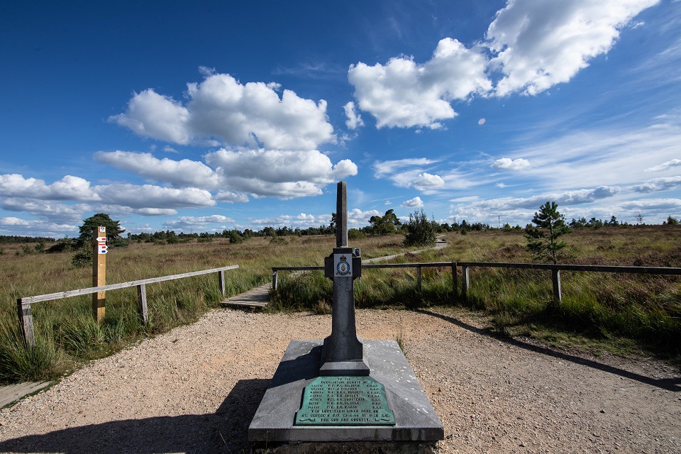Bel memorial of the crew of the Lancaster ME 581 bomber!