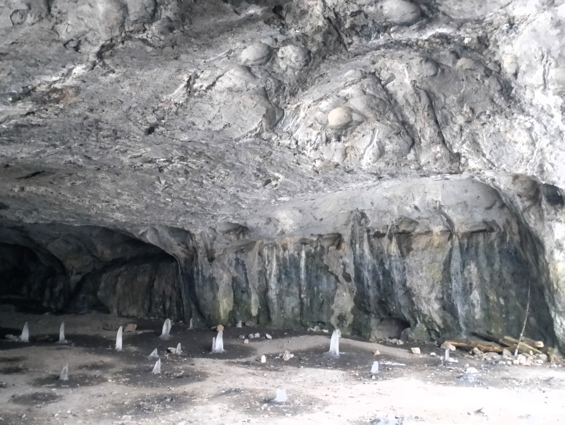 Jeskynní ledové víly; Icy Fairies in the Cave