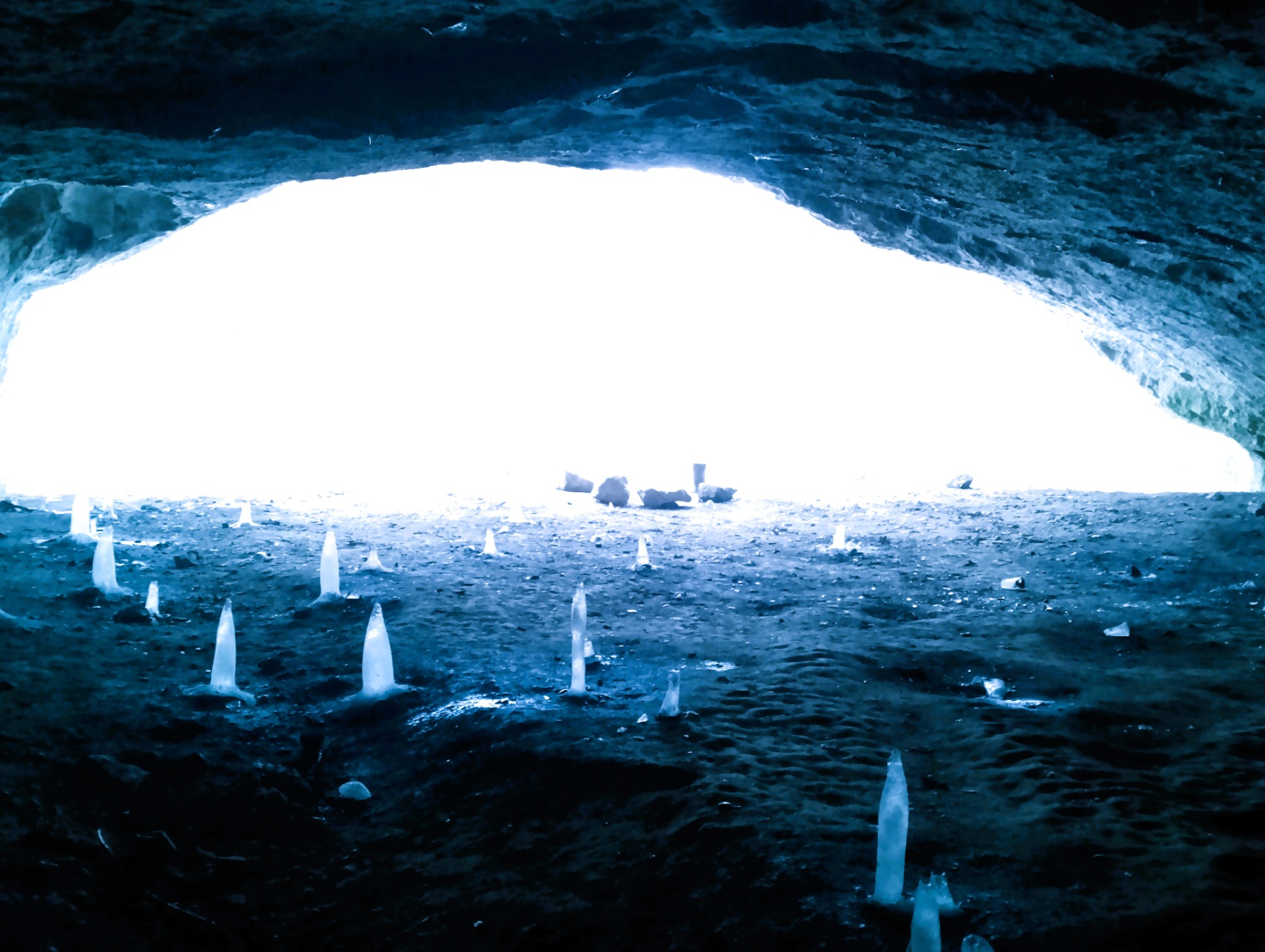 Jeskynní ledové víly; Icy Fairies in the Cave