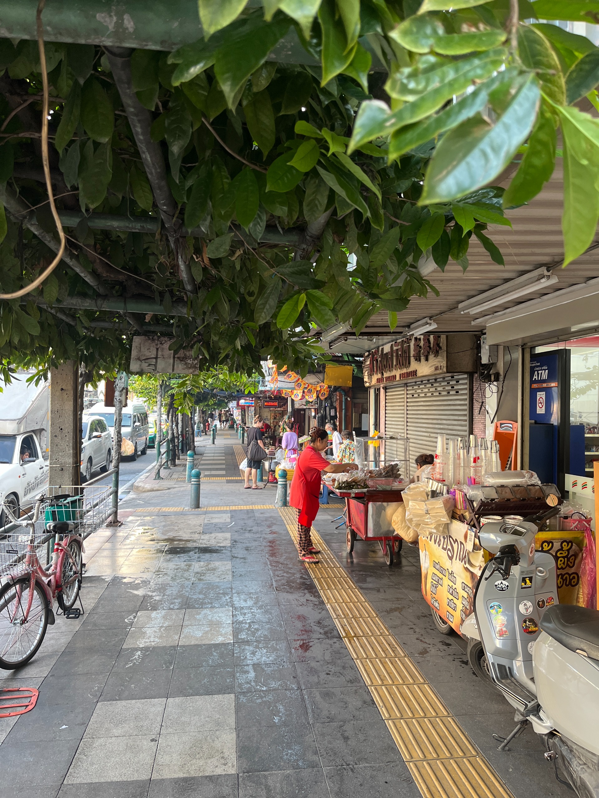 Their streets look similar to Cebu’s.