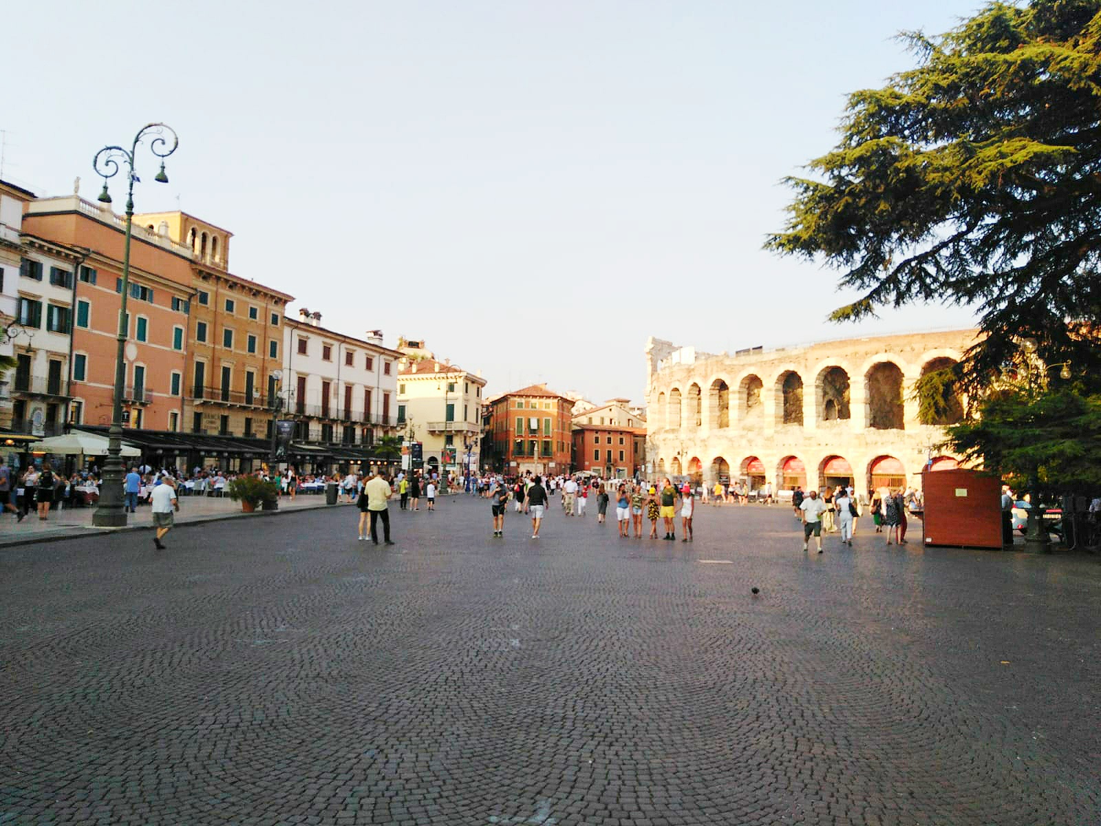 Usually the first place you visit when you arrive in Verona - the big square in front of the arena. Around it there are many cafes and restaurants but also souvenir shops.