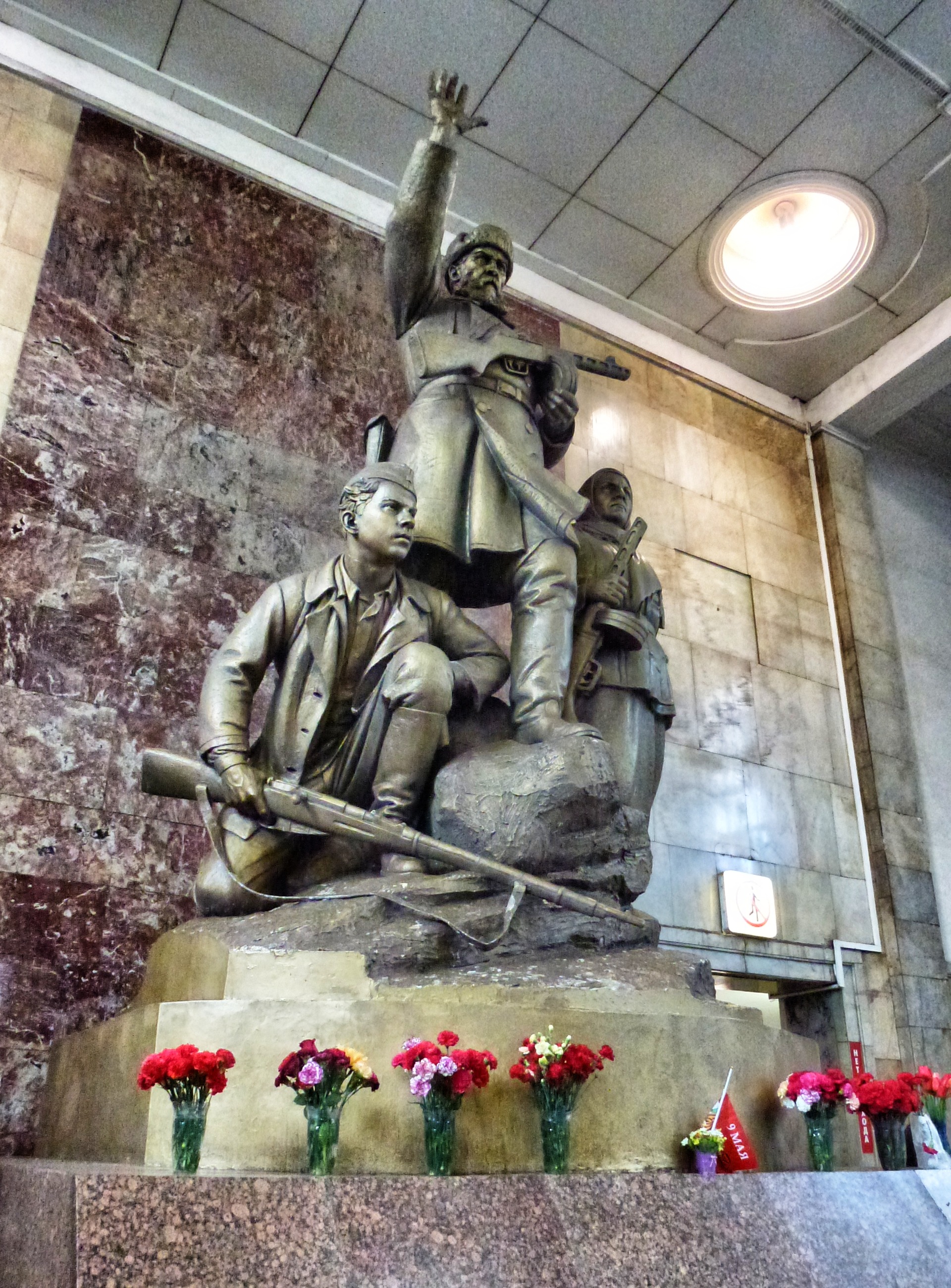 3 soldiers of the soviet red army