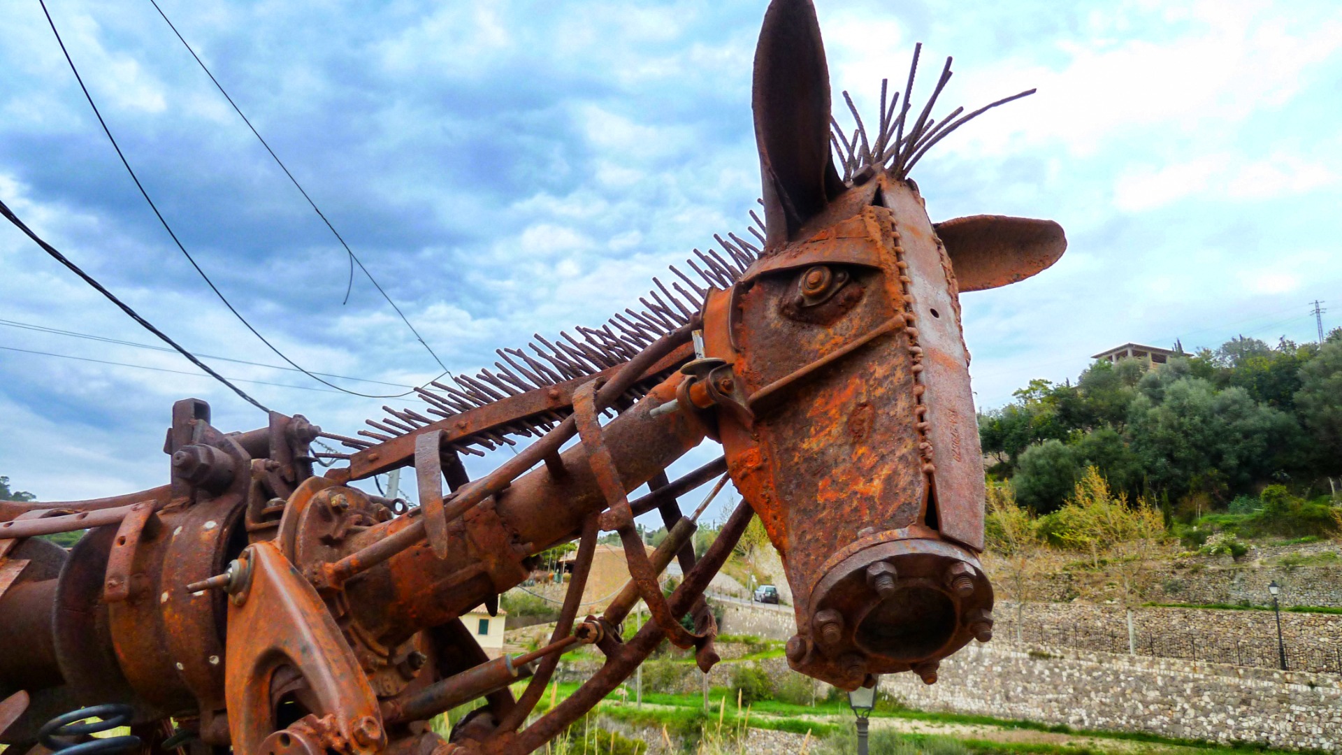 Do you remember Don Quichote? This is his horse Rocinante