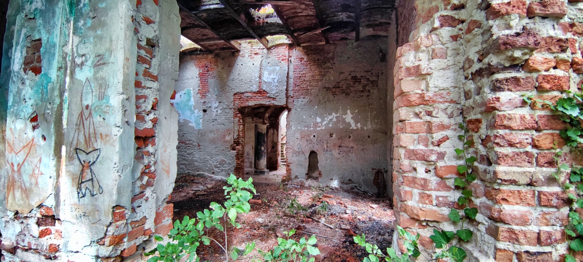 The bricks with wounds