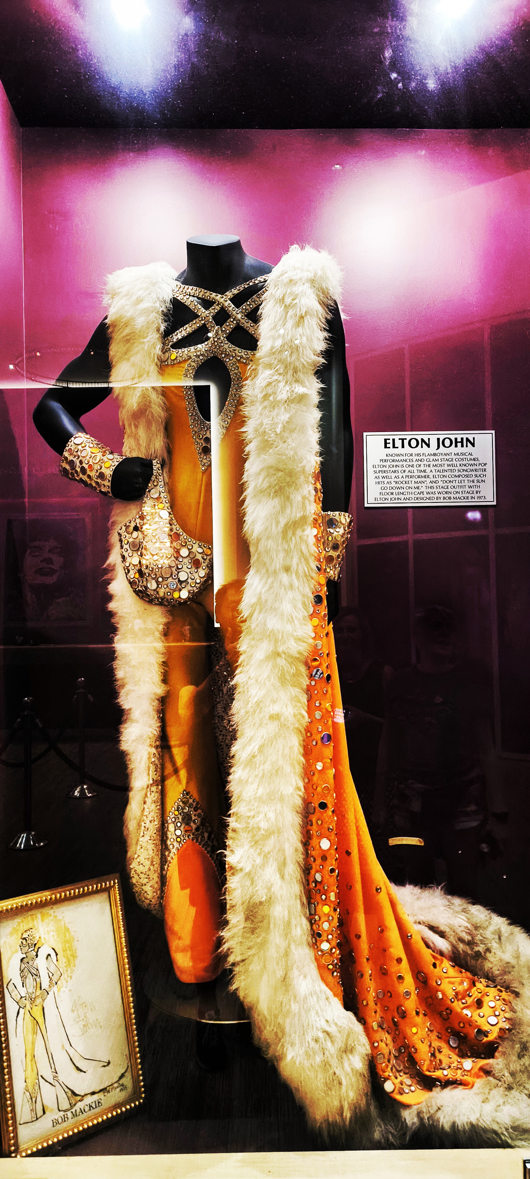 Eltons suit