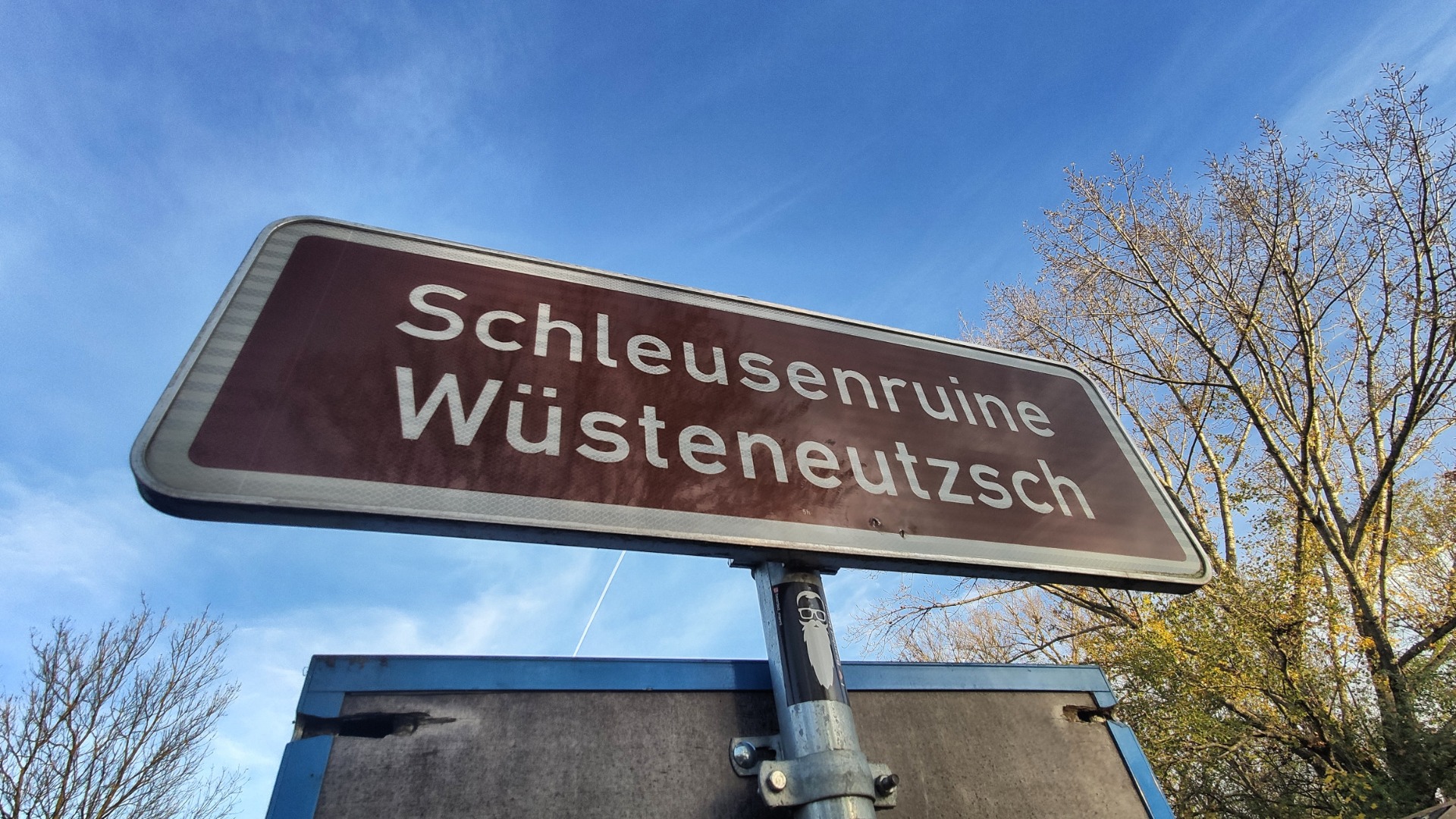The name is ”Schleuse Wüsteneutzsch” if you want to visit.