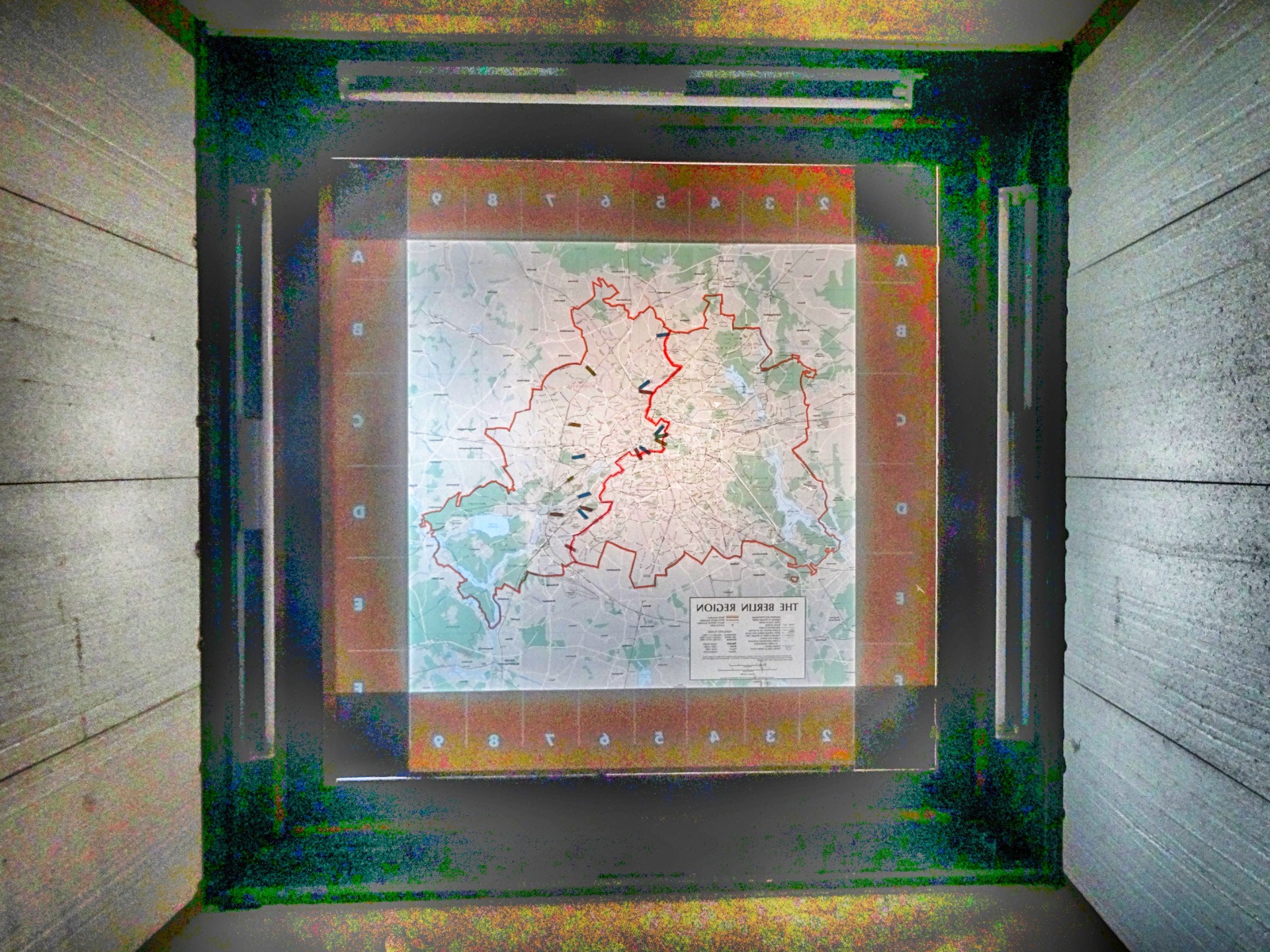 It’s a riddle: The map of the German capitol Berlin from the Cold war era at the headquarter of the police in a town 250 kilometers away.