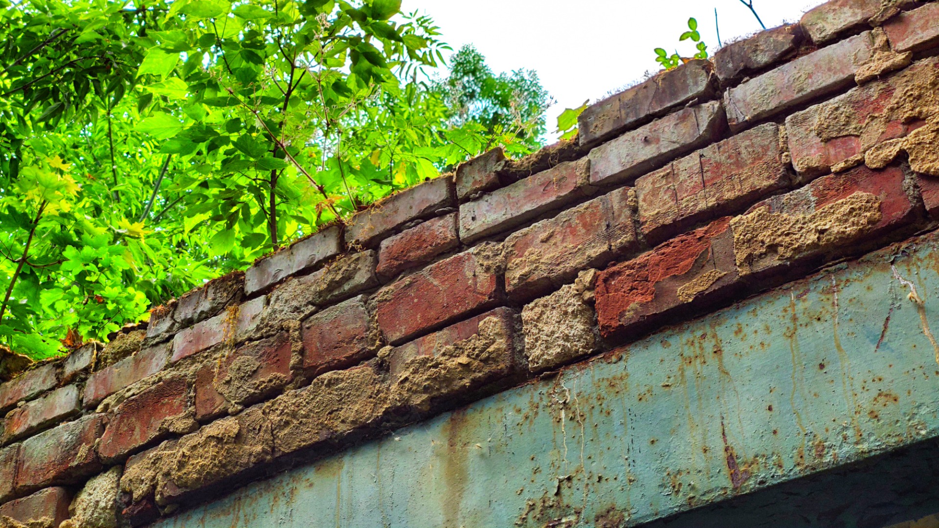 The bricks are rotten