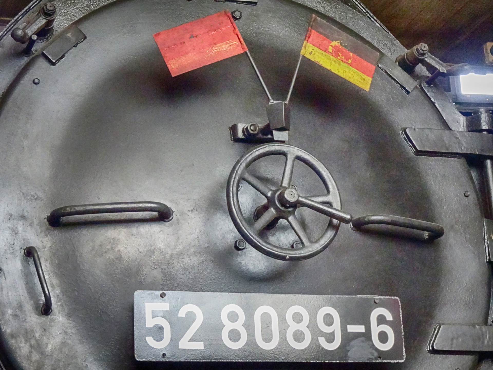 The one and only locomotive made by the eastern Germans for the soviet union - but they don’t want it.