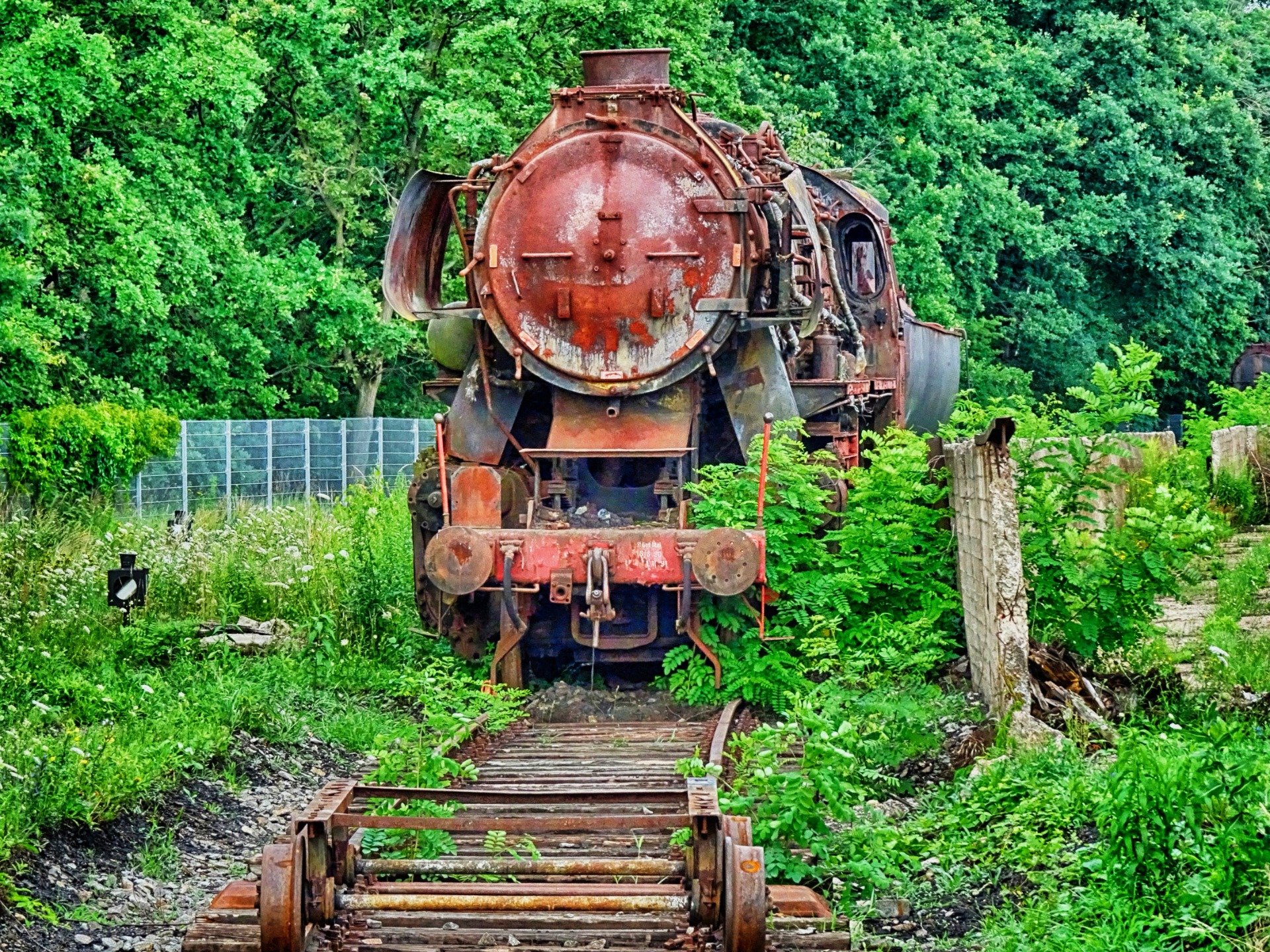 Rusty fiancé: Locomotives are his fate