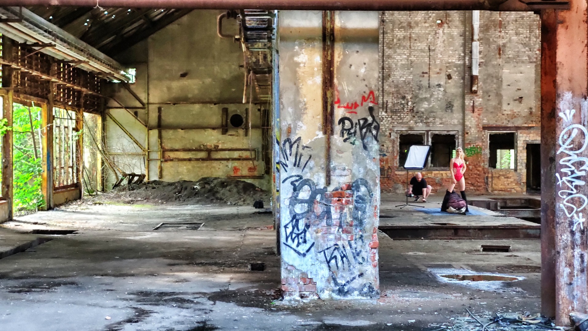 On the right side: Naked in ruins