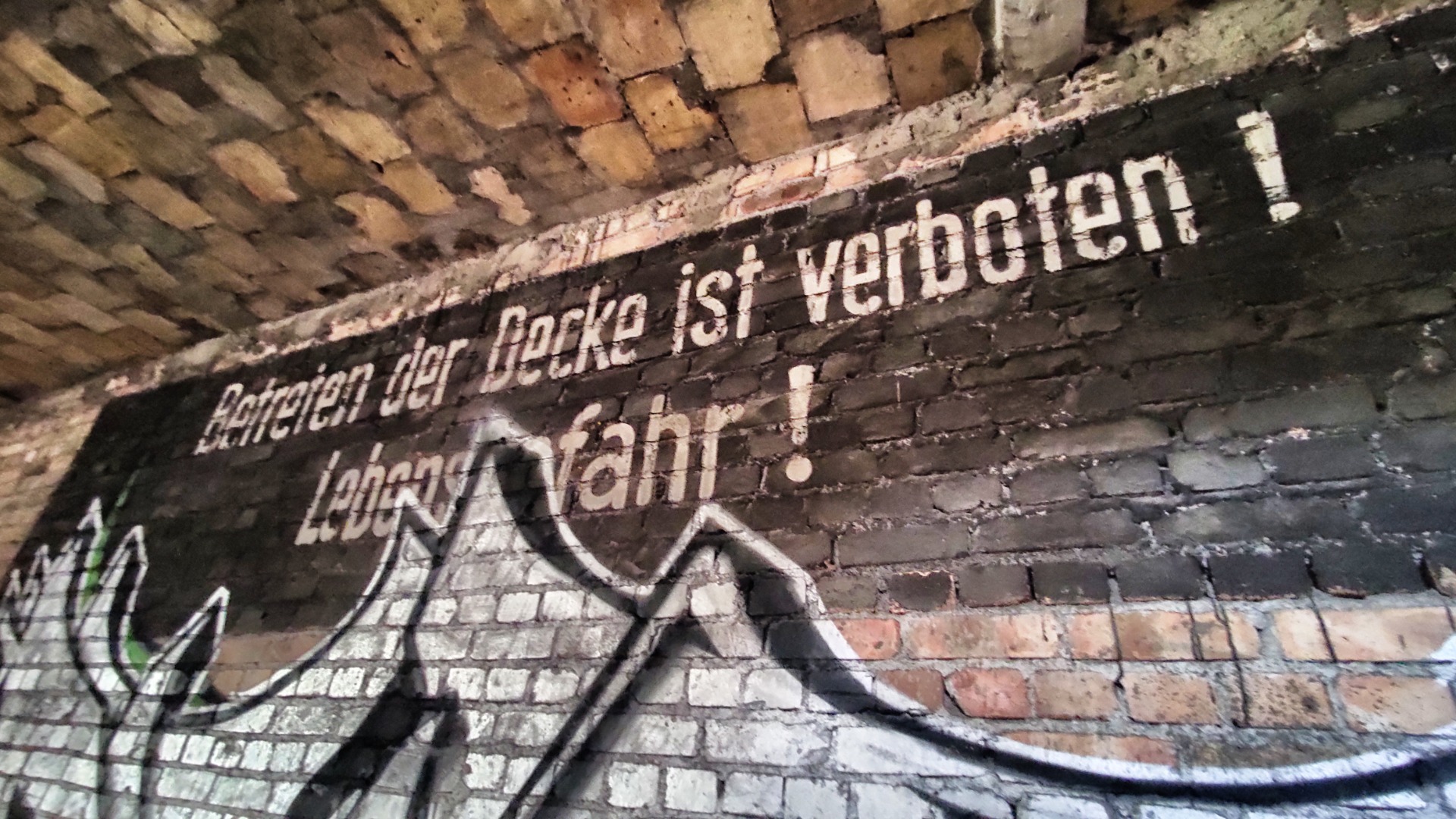 ”Don’t stay on the roof top!”