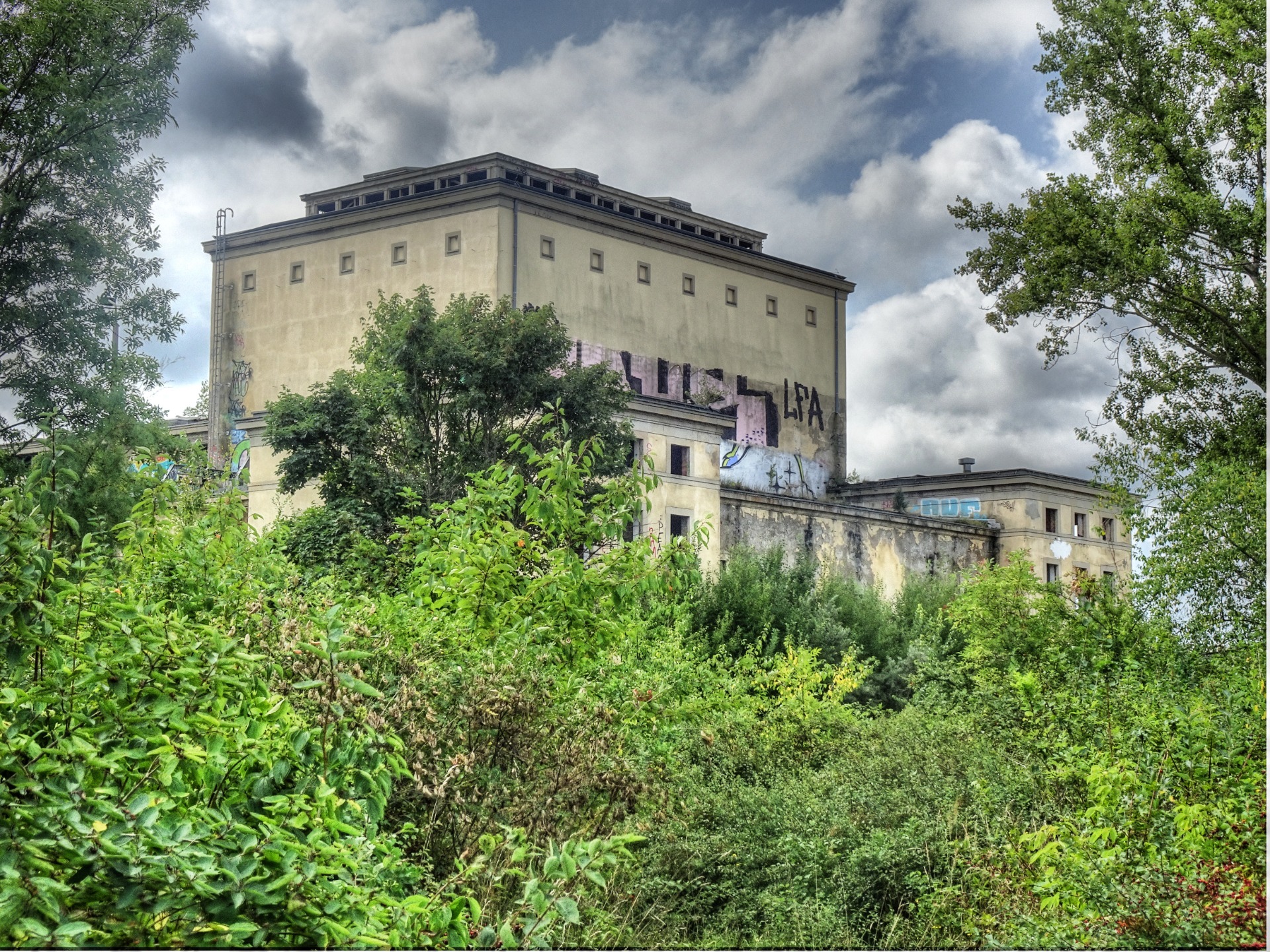 The X50 palace was build after WW2