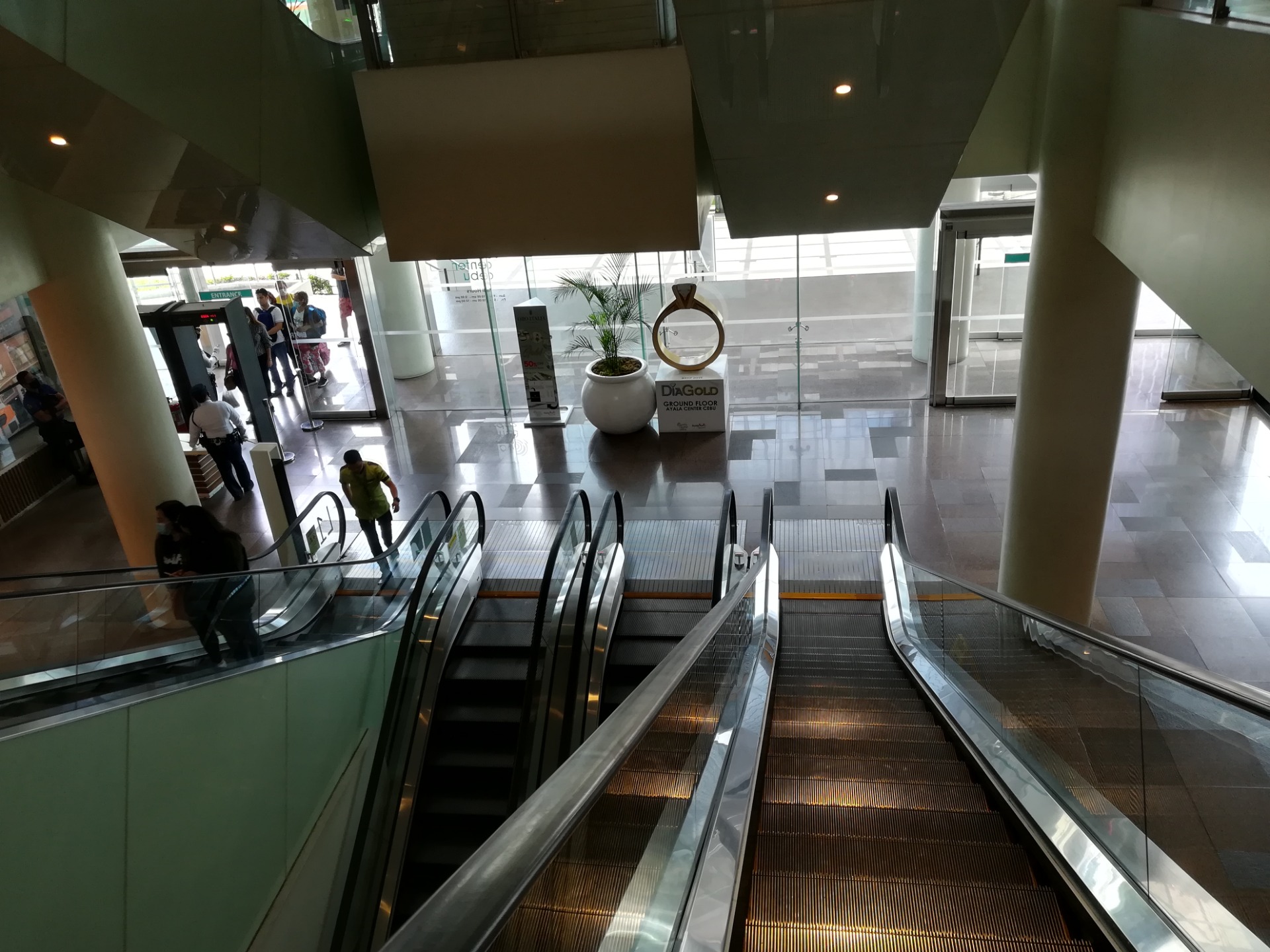 ayala mall entrance