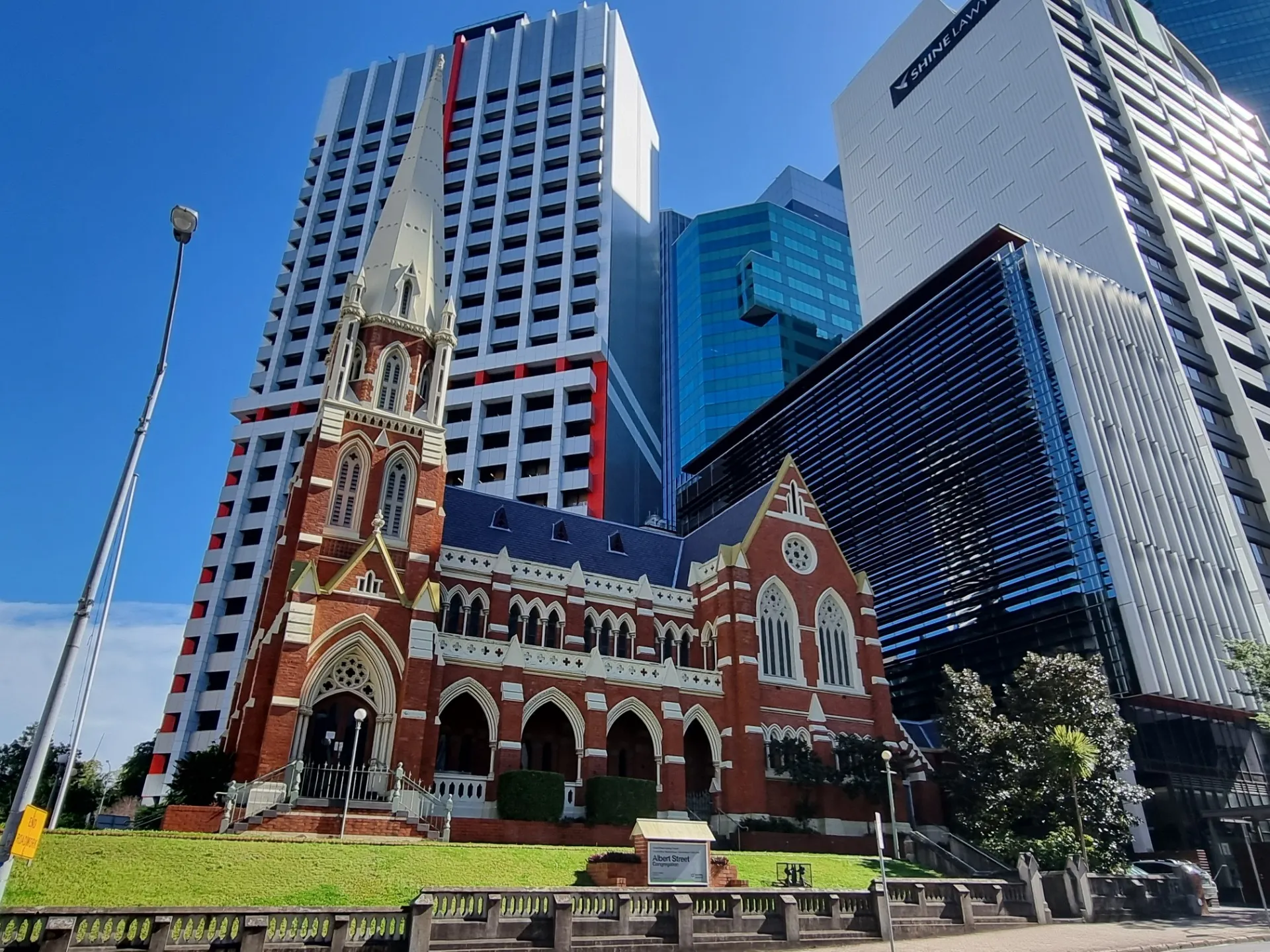 The Albert Street Uniting Church is across the road, it was built 1888 and is heritage listed as well.