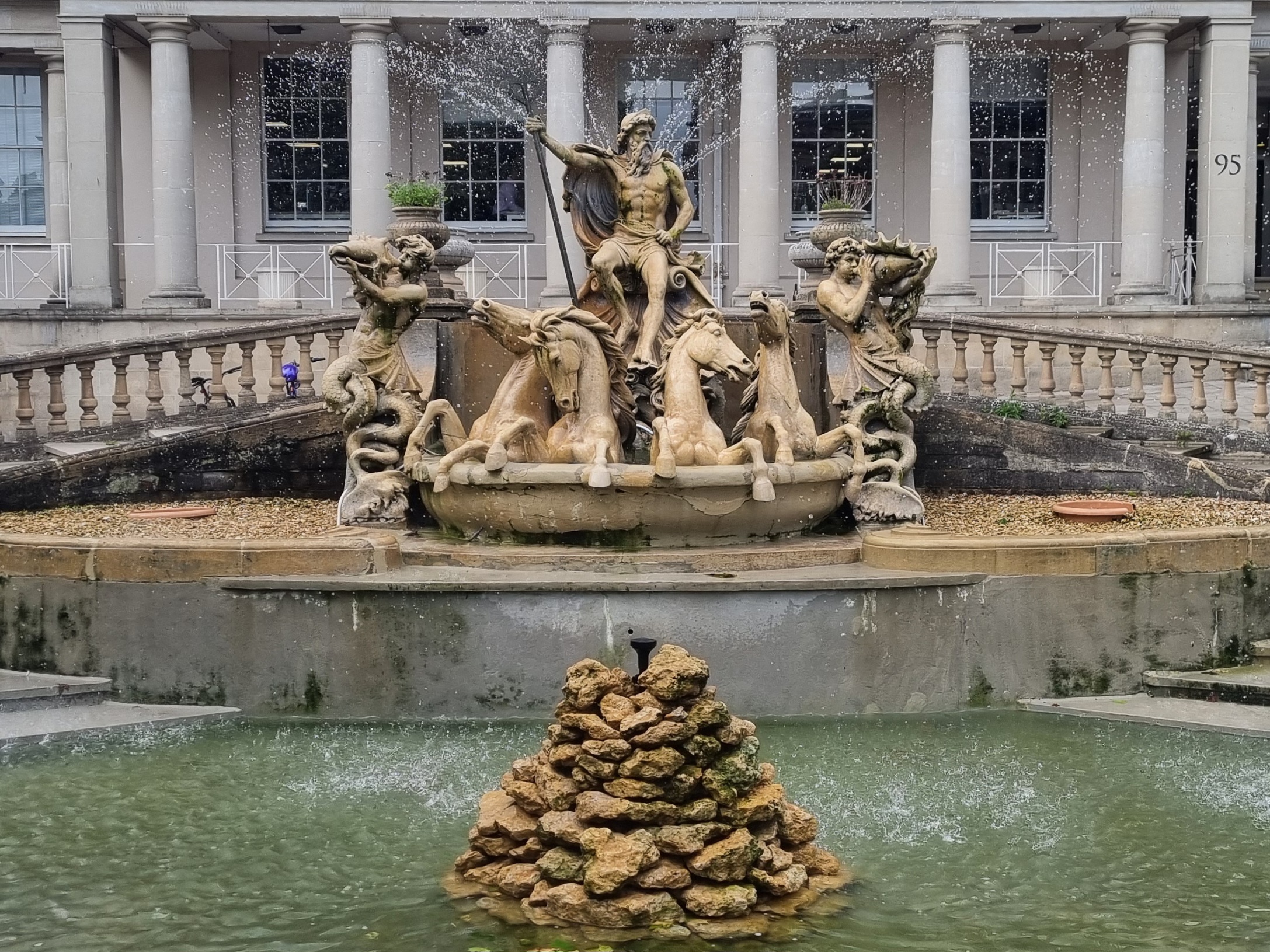 Cheltenham sounds pretty posh and the Neptune fountain made it look like it was pretty posh too. Maybe posh in an old sort of way, the fountain reminded me of the Trevi fountain in Rome but not as grand or big. I think Cheltenham was famous for a mineral water spring and as a day spa for the rich and famous. Unfortunately there was not time or budget for any pampering today for us, we were just passing through from Bristol to Cheshire and were just looking for some where to get something to eat and have a bit of a walk around. 