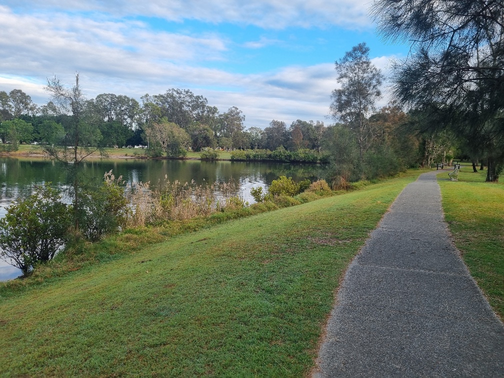 The course path is pretty narrow but is not too much of a problem with only 120 runners and walkers