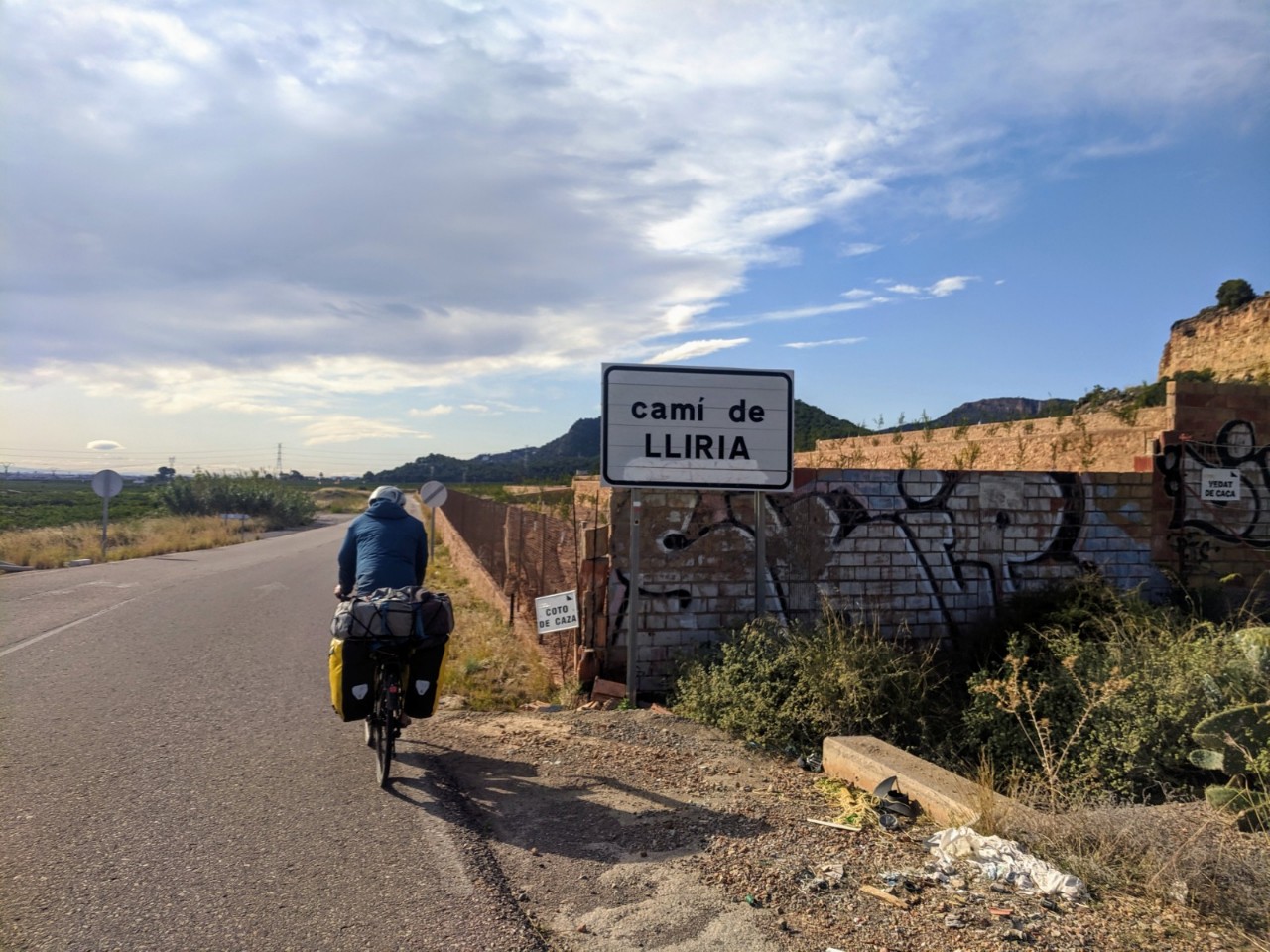 We've got a bit of wind: cycling from Barcelona to Valencia ♂️♂️ in 4 days