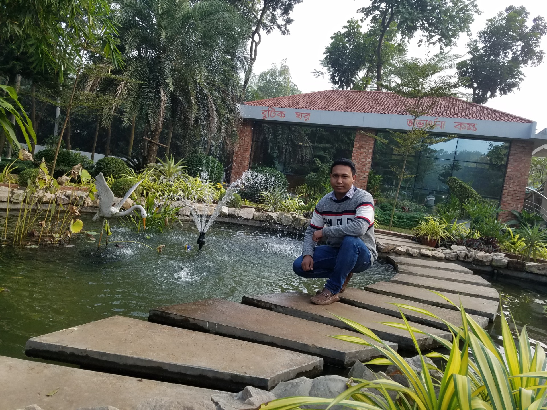 Visiting Beautiful Amusement Park and Picnic Spot in Zirabo, Ashulia, Dhaka, Bangladesh. 